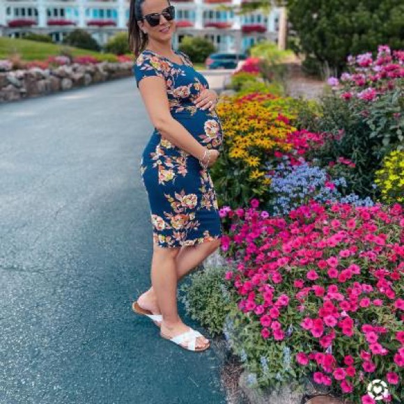 T-Shirt Maternity Dress by Isabel Maternity - Picture 4 of 7